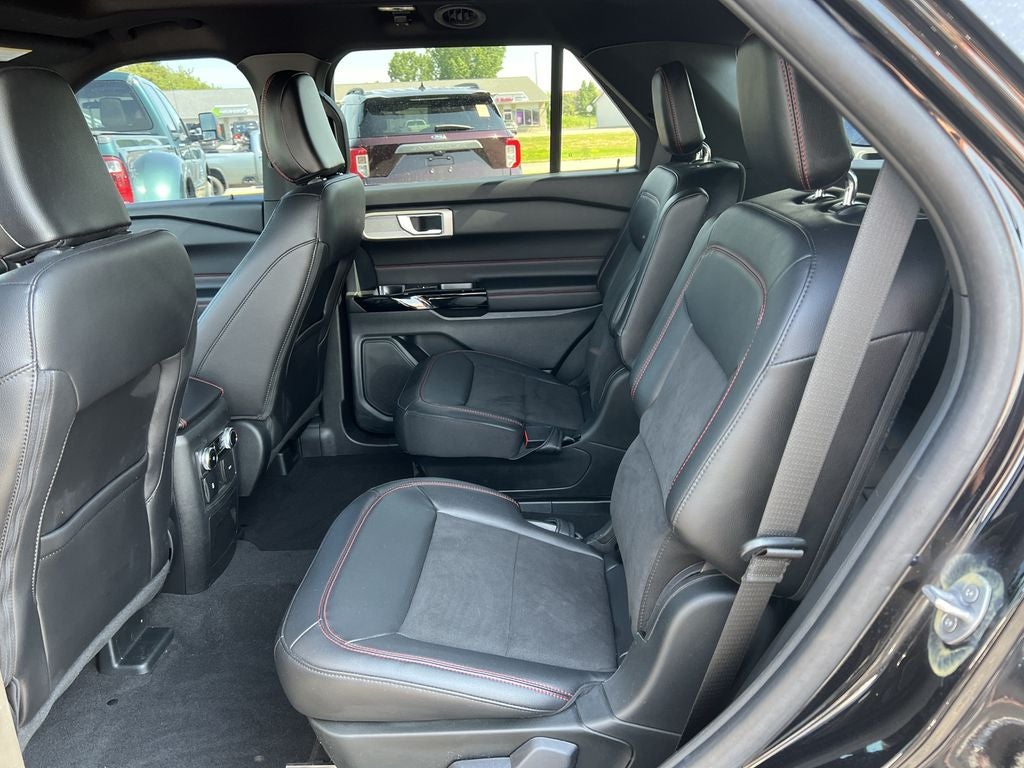2024 Ford Explorer ST-Line