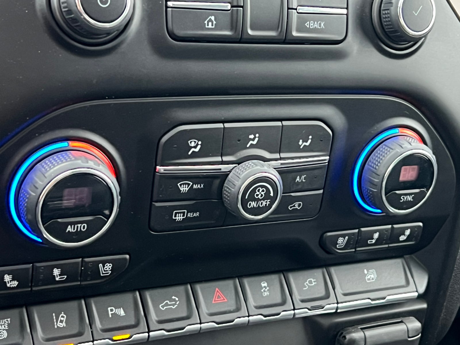 2023 Chevrolet Silverado High Country