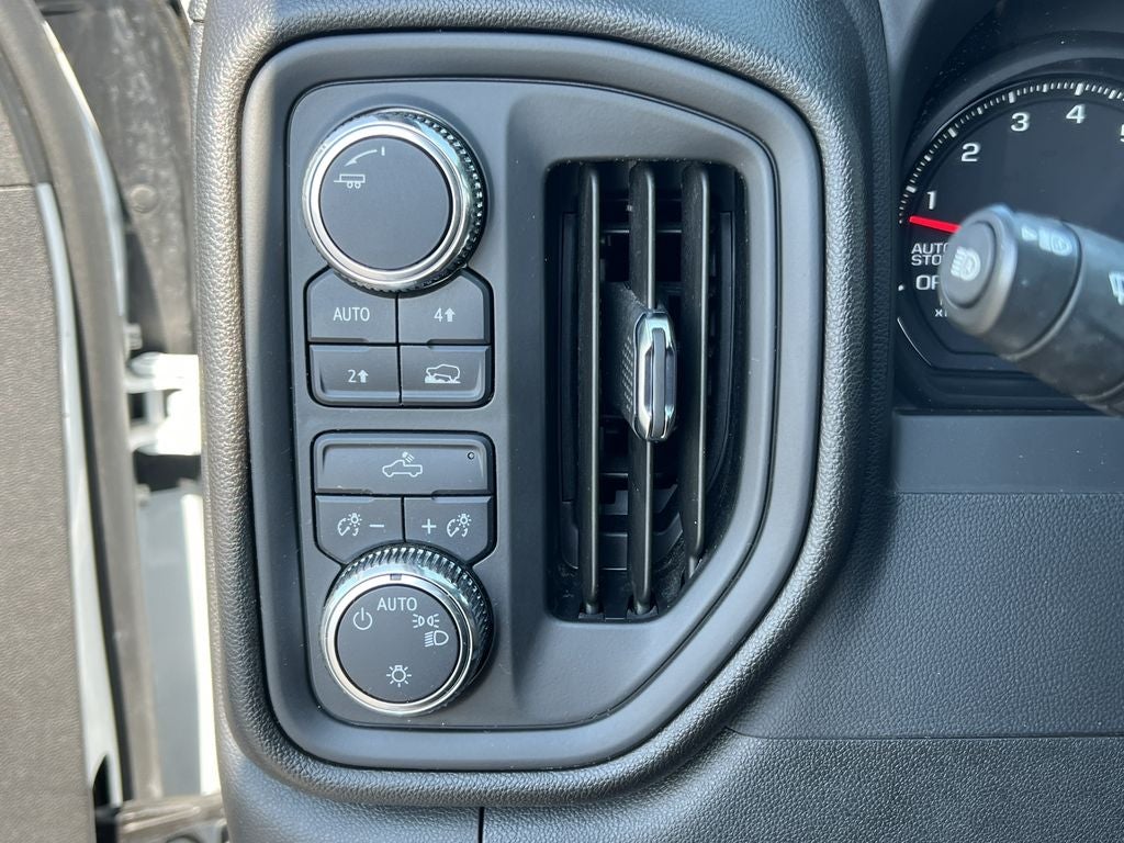 2024 GMC Sierra Pro