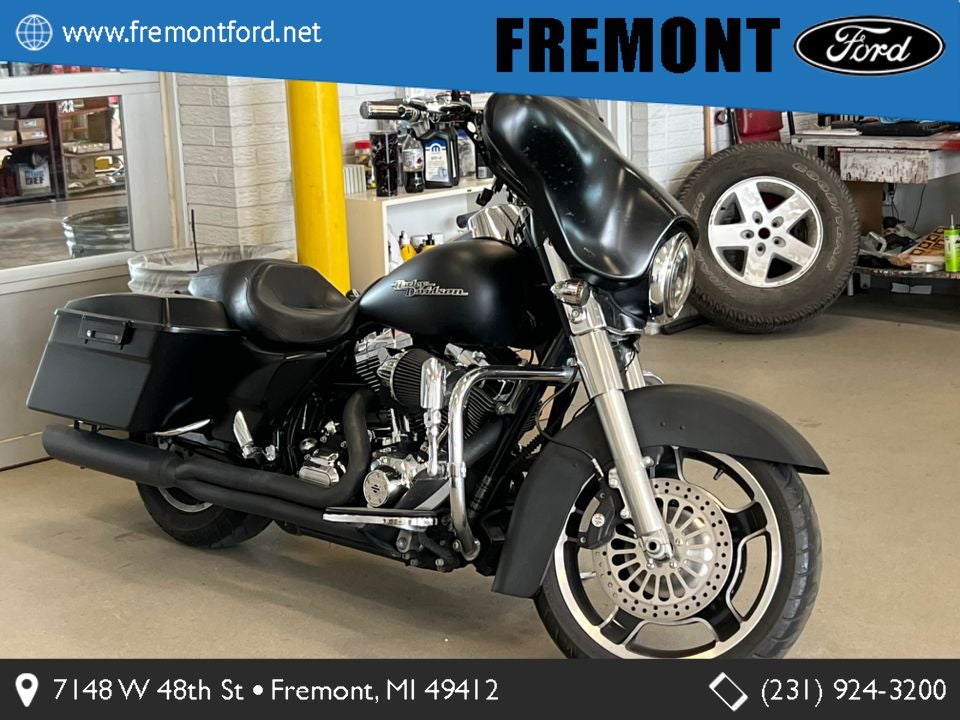 2011 Harley-Davidson FLHX Base