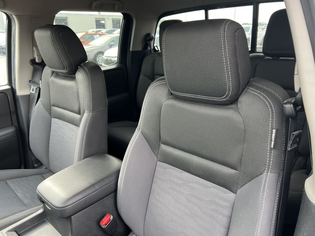 2022 Nissan Frontier SV