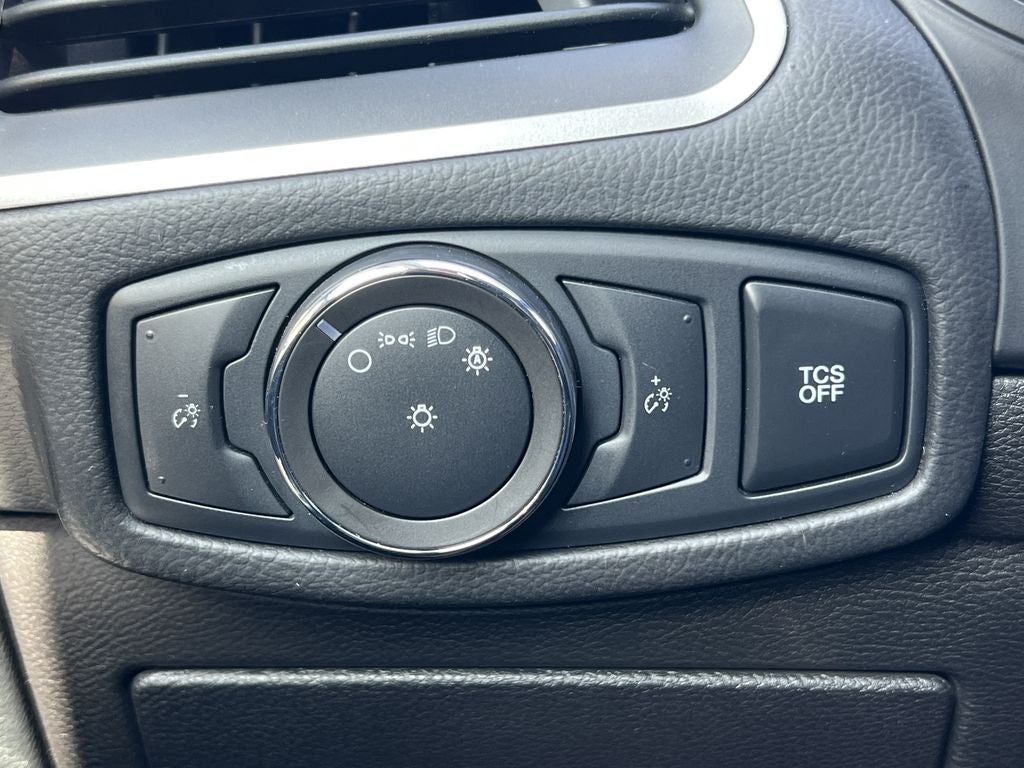 2022 Ford Edge SE