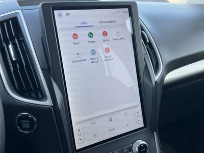 2022 Ford Edge SE