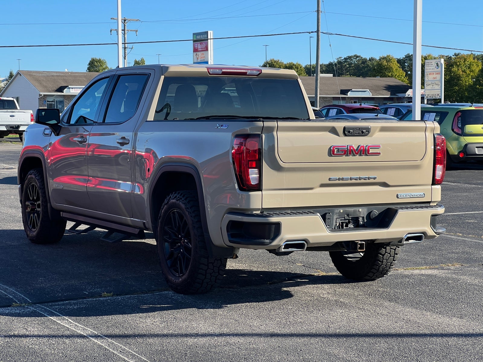 2022 GMC Sierra Elevation