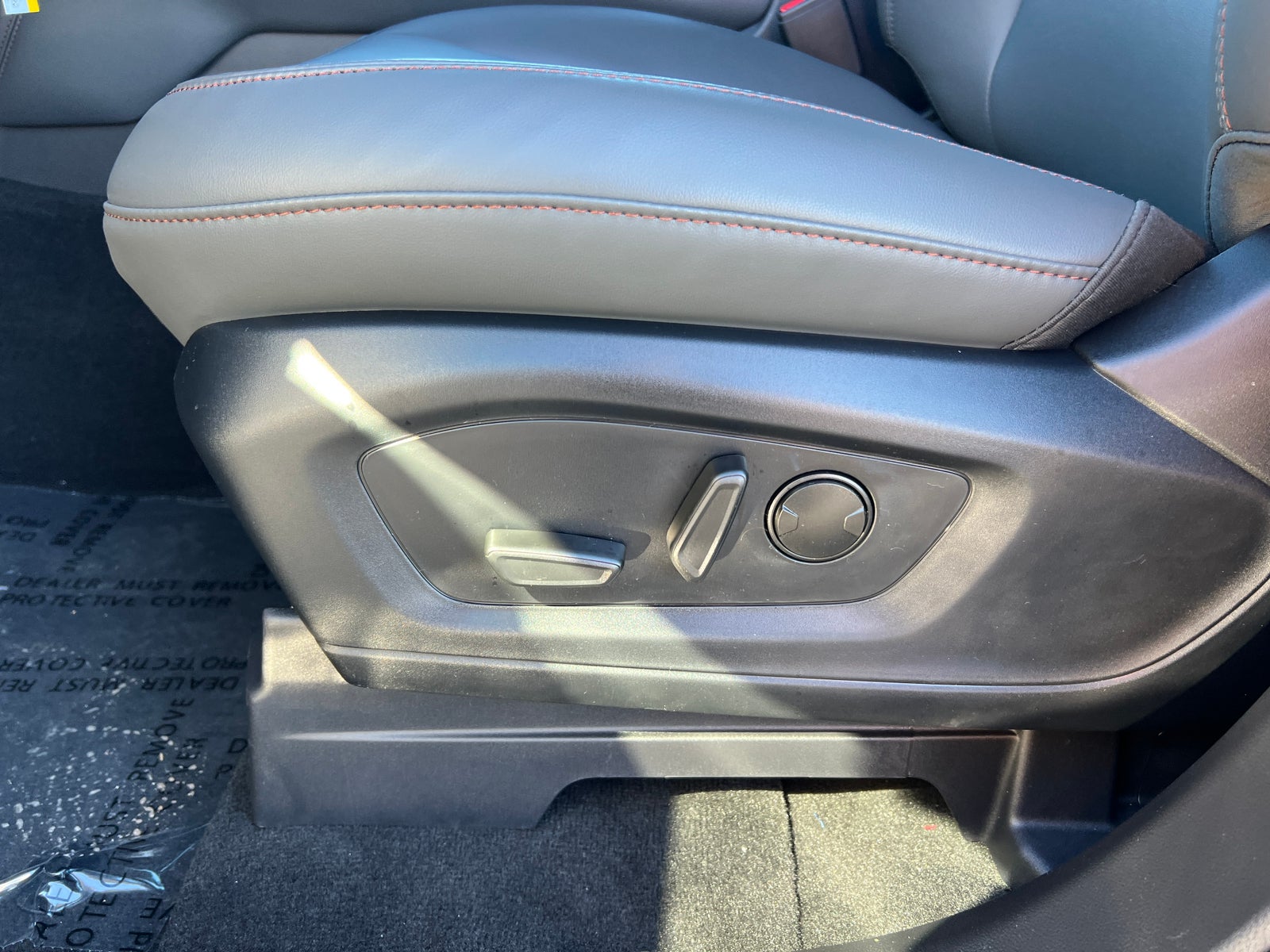 2027 Ford Explorer Active w/200A Pkg