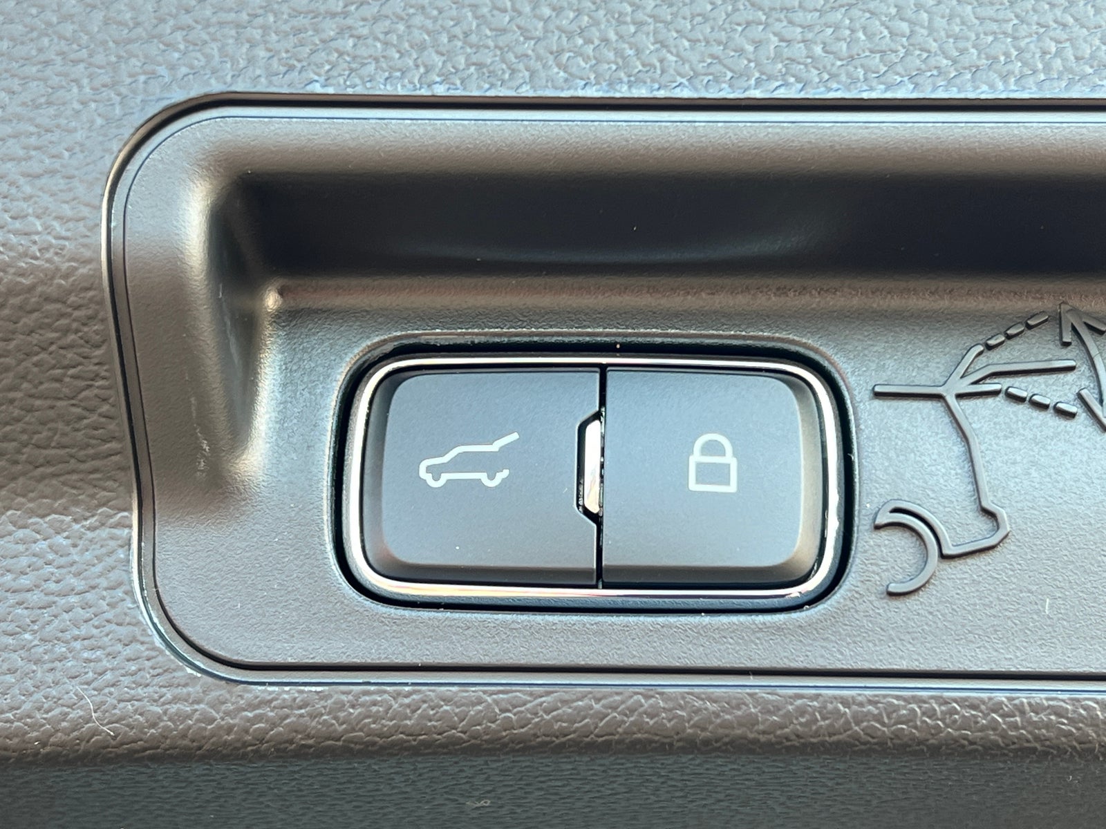 2027 Ford Explorer Active w/200A Pkg