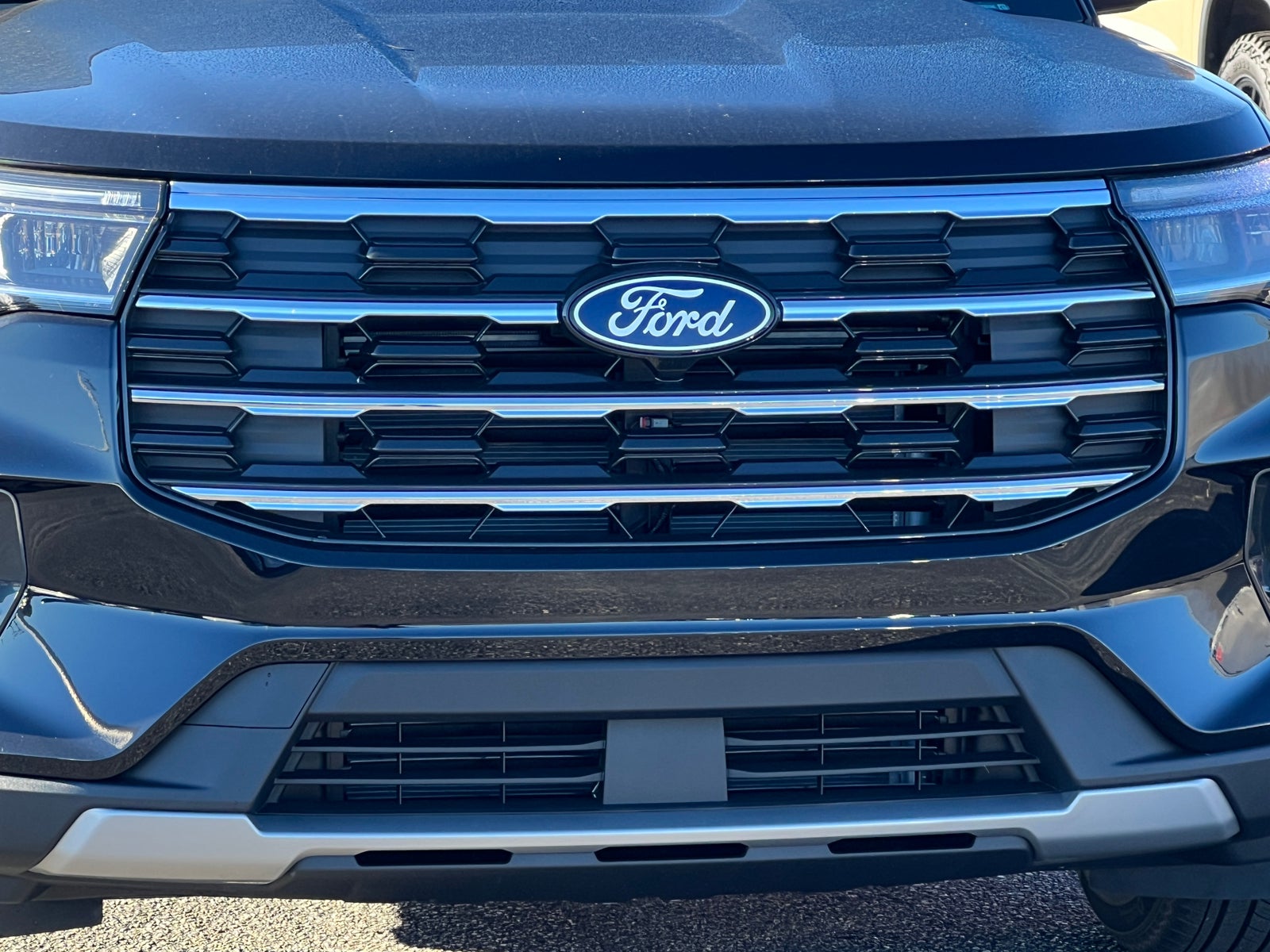 2027 Ford Explorer Active w/200A Pkg