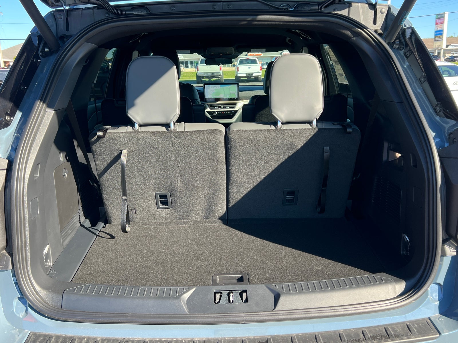 2027 Ford Explorer Active w/100A Pkg