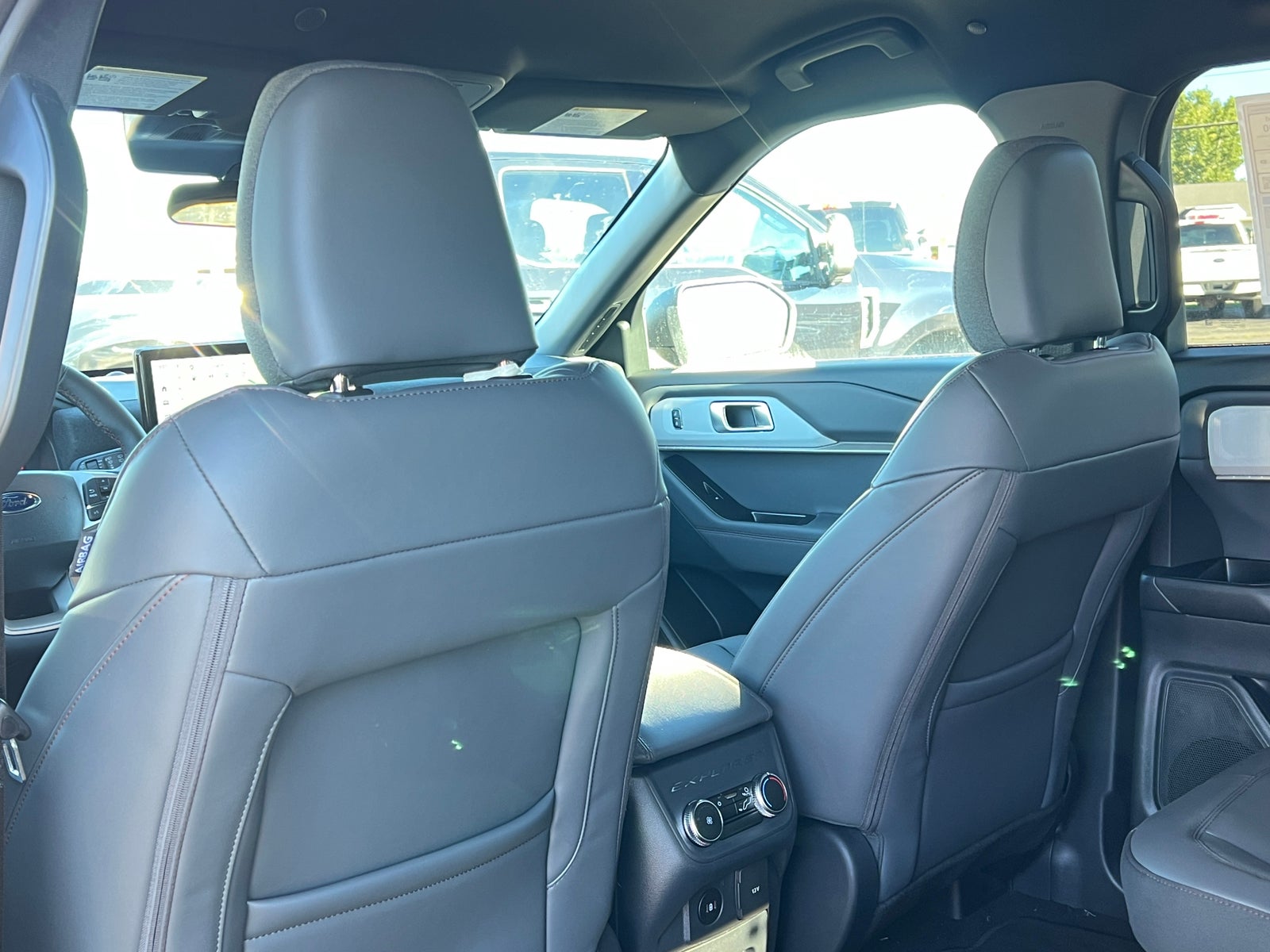 2027 Ford Explorer Active w/200A Pkg