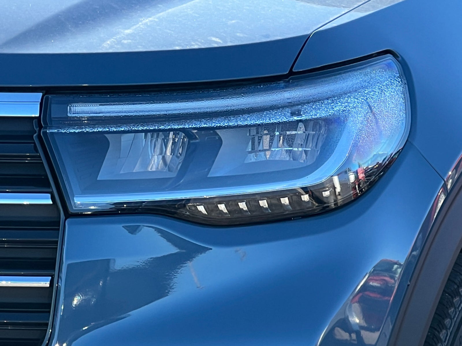 2027 Ford Explorer Active w/200A Pkg